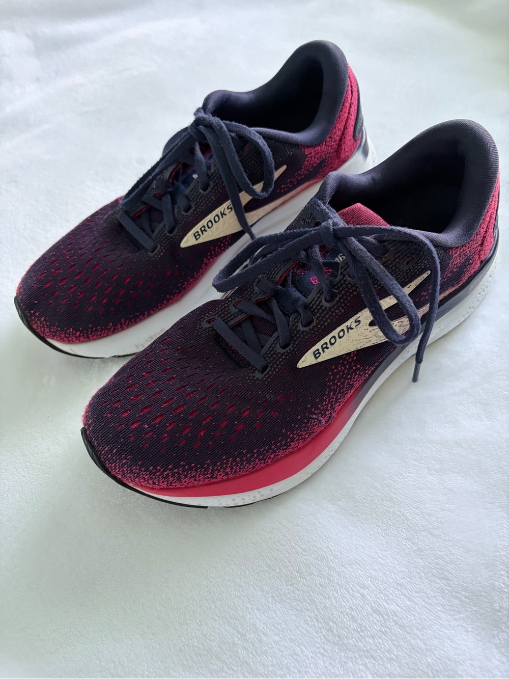 Brooks Ghost 16 Women’s Running Shoes - Size 8.5 Blue Pink White Navy Sneakers